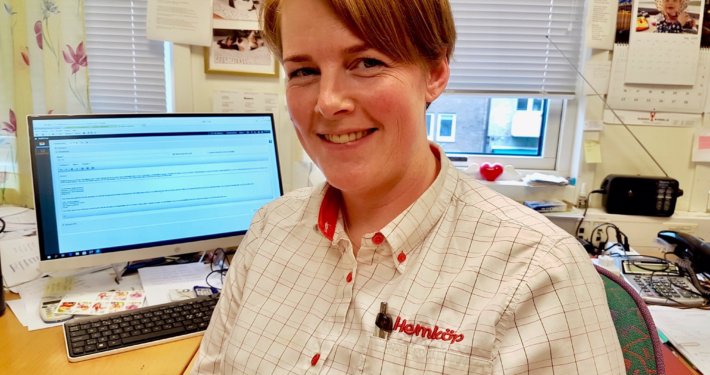 Sara Andersson är Personalansvarig på Hemköp och har hand om personalens tid- och lönerapportering.