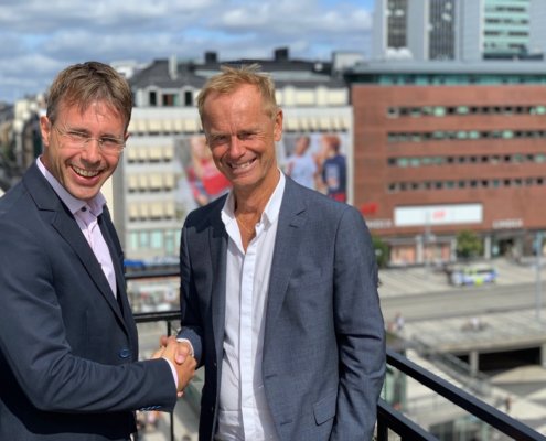 Håkan Lord välkomnar Johan Edén till SoftOne Group